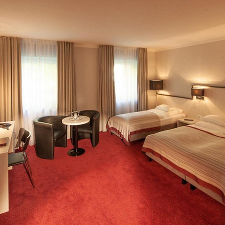 Bergers Airporthotel Memmingen Memmingerberg Bagian luar foto