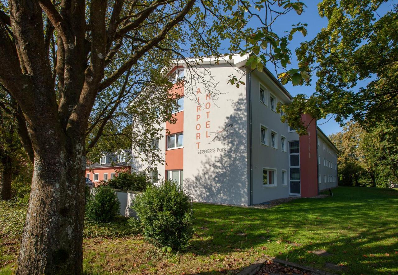 Bergers Airporthotel Memmingen Memmingerberg Bagian luar foto